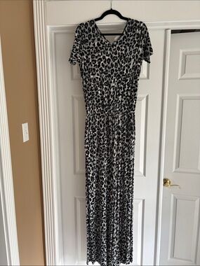 Leopard Print V-Neck Maxi Dress - Black & White Zenna New no tag